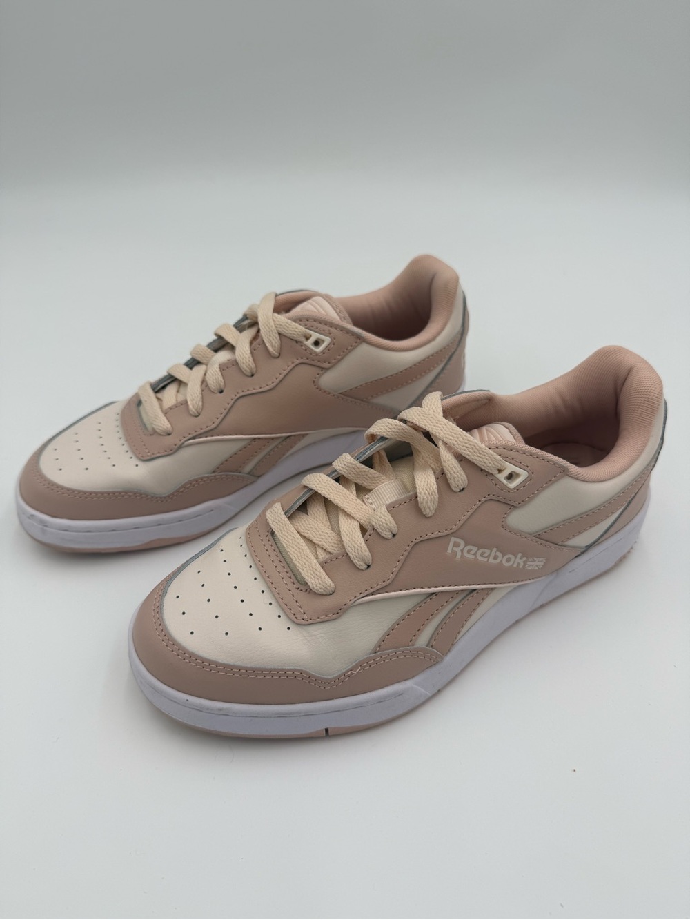 Reebok Women’s 7.5 BB 4000 II Sneakers in Dusty Pink